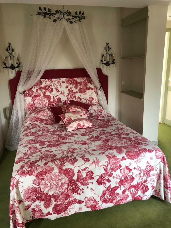 Le Cabouillet Hotel LʼIsle-Adam Eksteriør billede